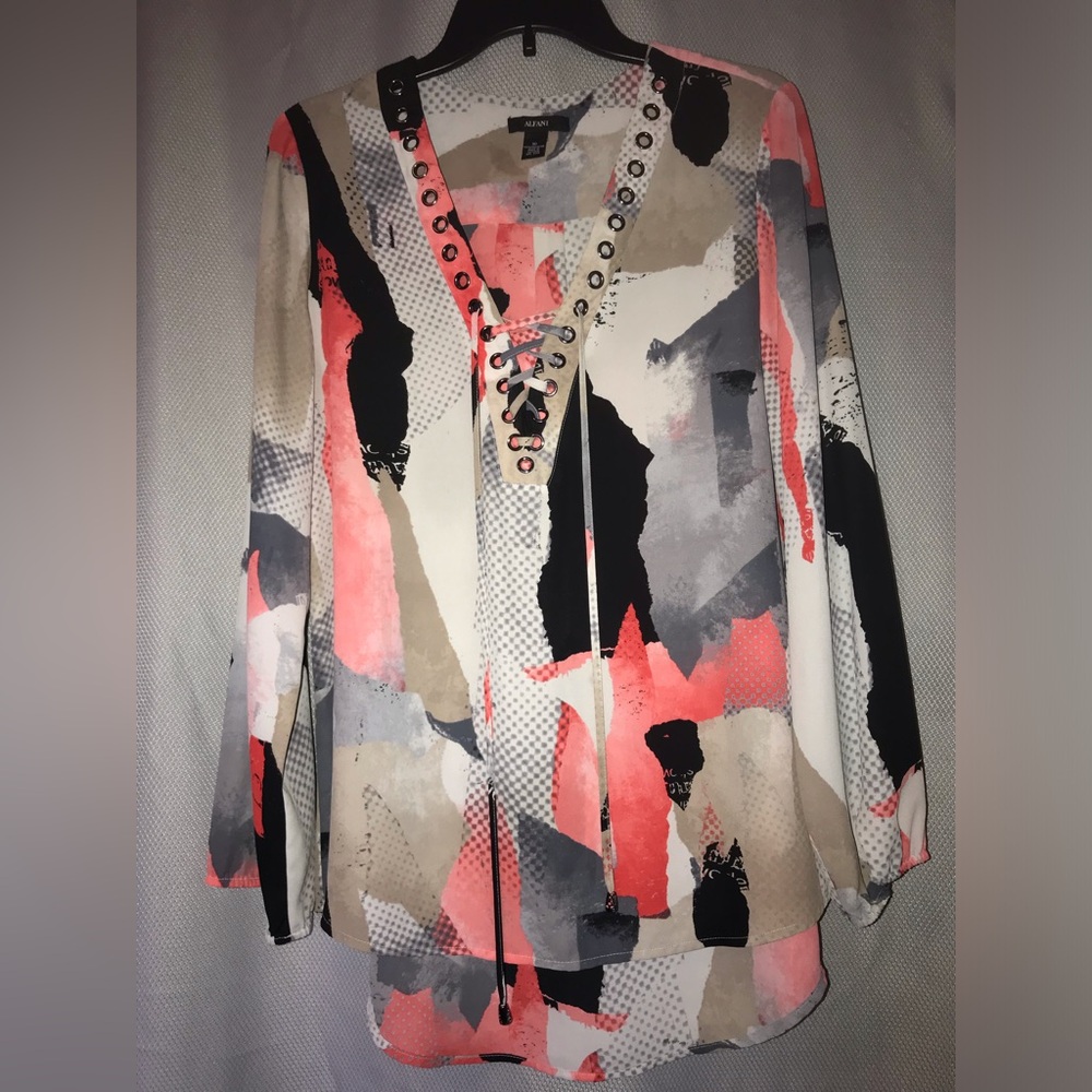 Multicolored Alfani women’s Tunic, size 10.